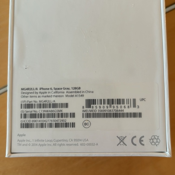 NWT NEW iPhone 6 Space Gray 128gb still in wrapping. - Picture 3 of 5